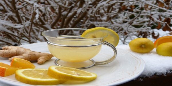 "Desintoxica tu Cuerpo con Piña y Jengibre: El Secreto para un Colon Limpio y una Digestión Saludable"