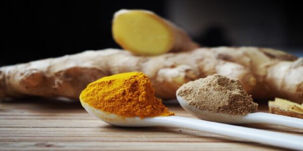 "Cúrcuma: El Oro de la Naturaleza para la Salud y el Bienestar"